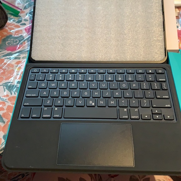 Ascend Keyboard Case IPad Air 5/4 or iPad Pro 11 - Picture 7 of 11